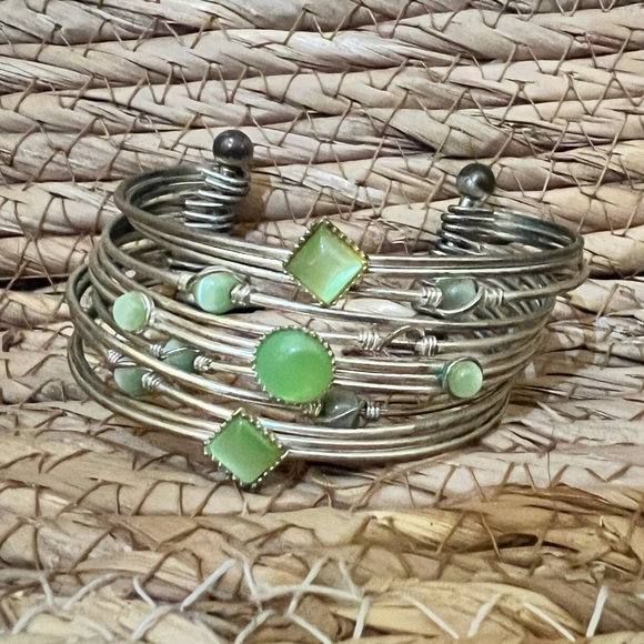 Bracelet Chartreuse Beads and Wire Cuff Vintage Costume Jewelry - Picture 2 of 6